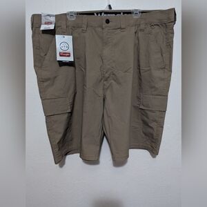 NWT Wranglers ATG Men's Cargo Shorts Size 44